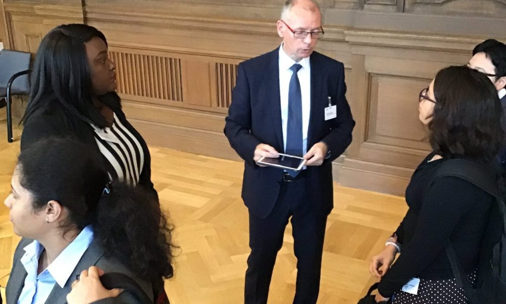The group chats with Armin Schnettler, SVP Research in Energy and Electronics, Siemens Corporate Technology.